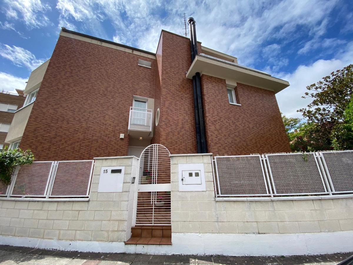 Casa Chalet Jardin Particular Ideal Grupos Y Familias Baranain المظهر الخارجي الصورة